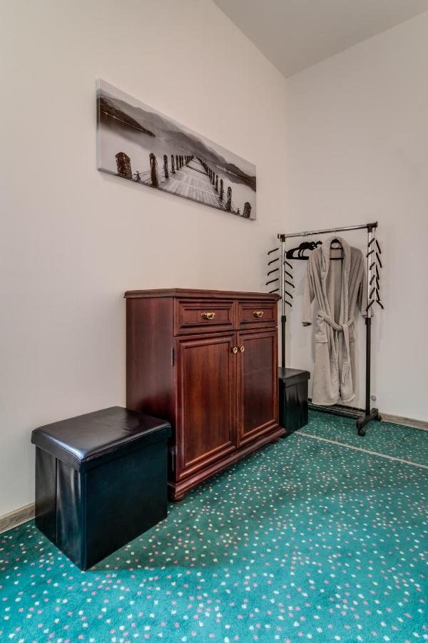 Hotel Maxim Frydek-Mistek Bagian luar foto