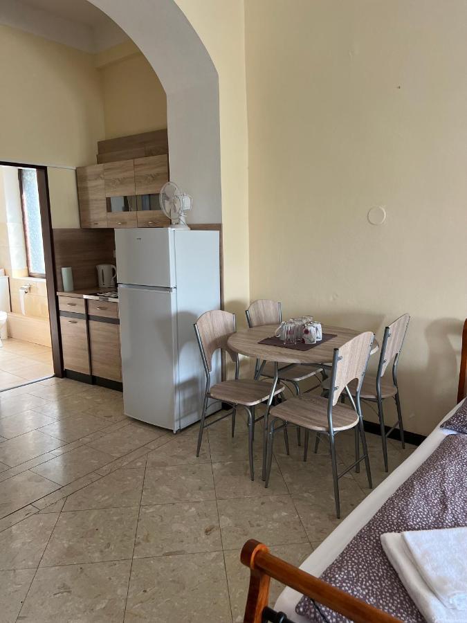 Hotel Maxim Frydek-Mistek Bagian luar foto