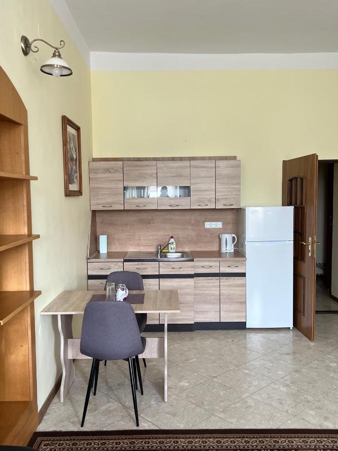 Hotel Maxim Frydek-Mistek Bagian luar foto