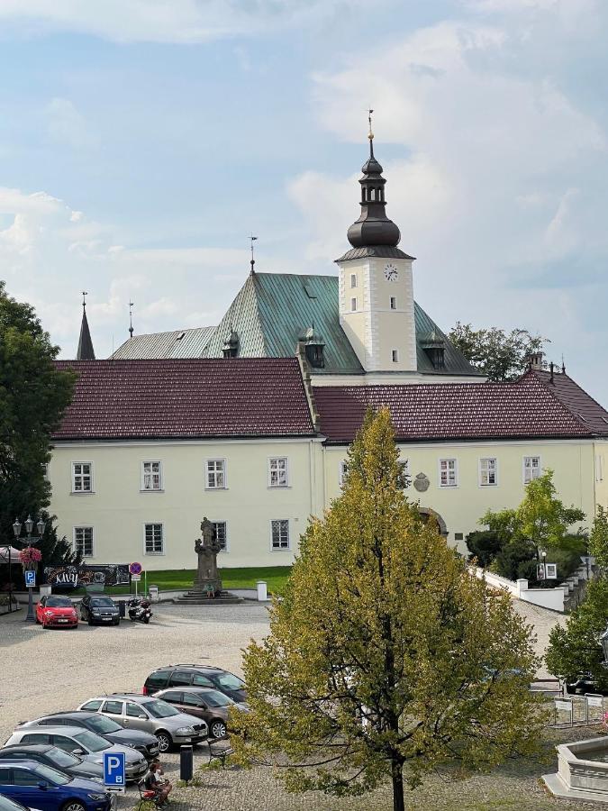 Hotel Maxim Frydek-Mistek Bagian luar foto