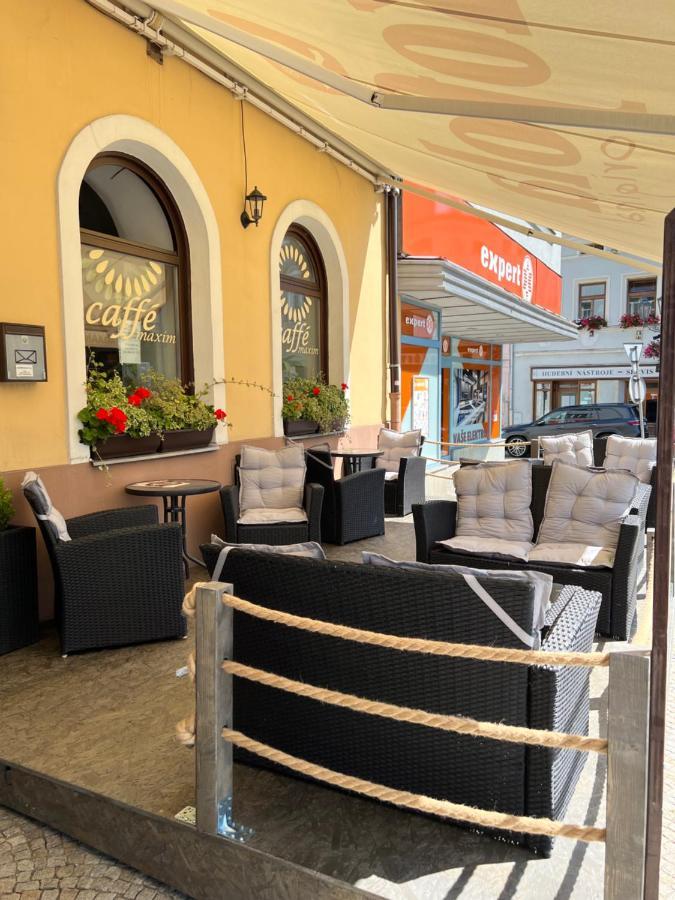 Hotel Maxim Frydek-Mistek Bagian luar foto