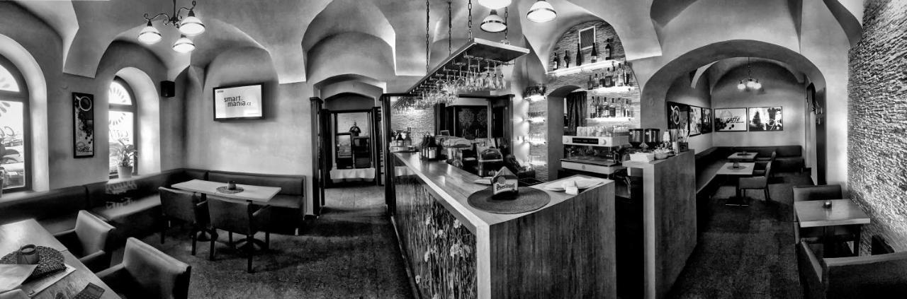 Hotel Maxim Frydek-Mistek Bagian luar foto
