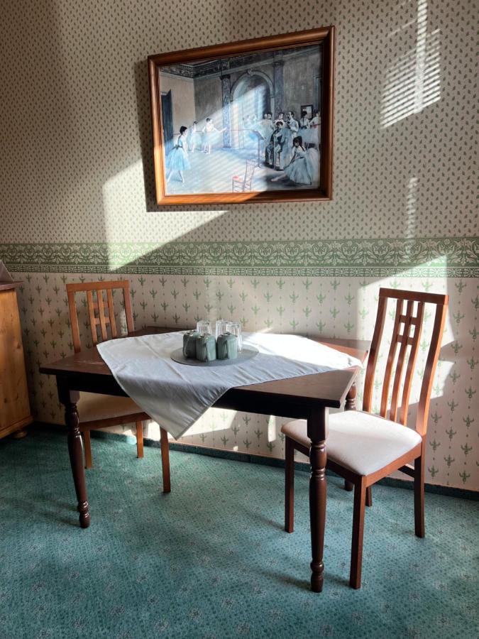 Hotel Maxim Frydek-Mistek Bagian luar foto