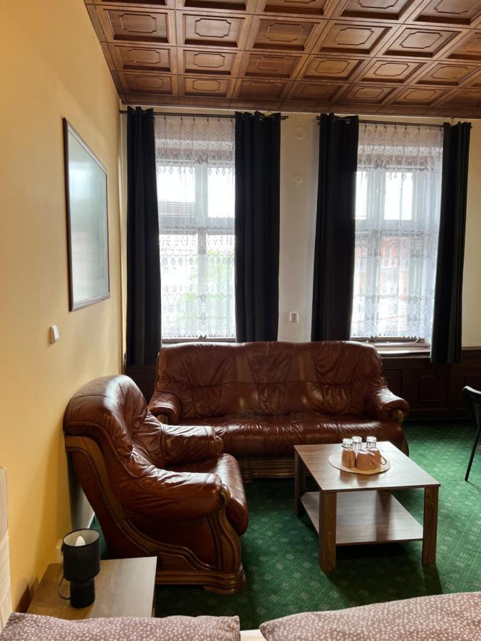 Hotel Maxim Frydek-Mistek Bagian luar foto