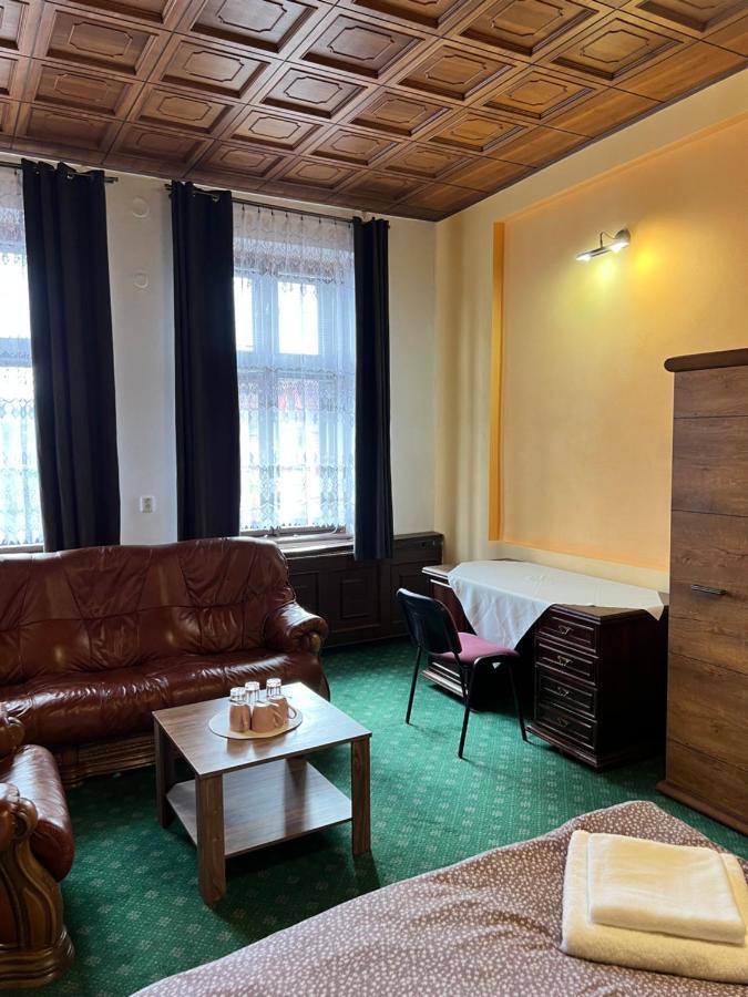 Hotel Maxim Frydek-Mistek Bagian luar foto