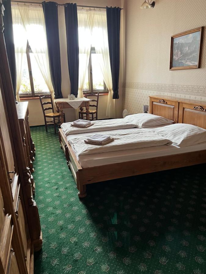 Hotel Maxim Frydek-Mistek Bagian luar foto