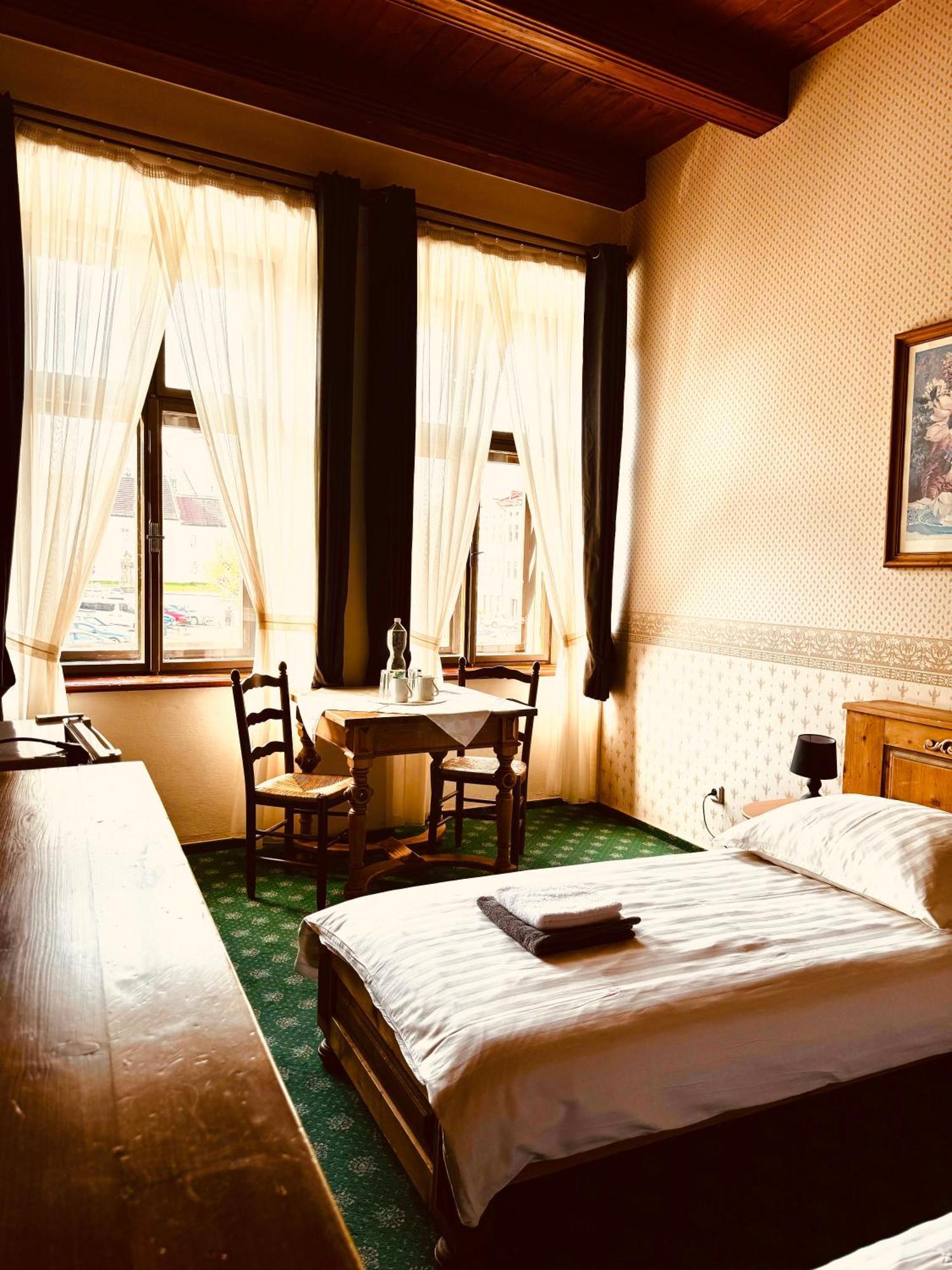 Hotel Maxim Frydek-Mistek Bagian luar foto